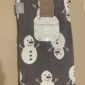 New! Cozy Cottage Super Soft Reversible Grey/White Snowman Blanket